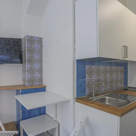 Amami Guest house *